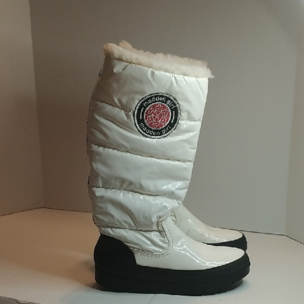 Madden Girl White and Black Winter Boots Size 8M